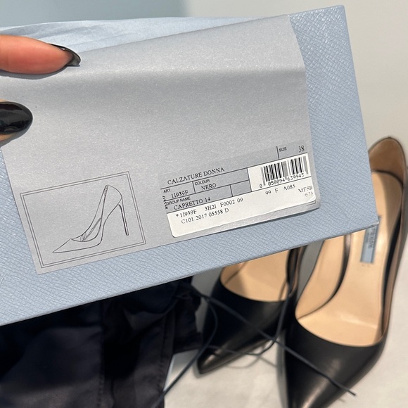 Prada Black Pointed Toe Pump Heel 38 - Picture 10 of 10